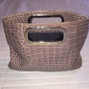 Pewter croc print patent purse 👛